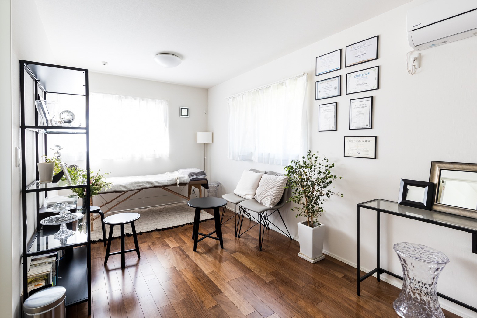 サロンルーム写真